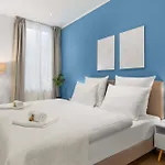 Shiny Homes - Elegant Apartment