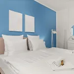 Shiny Homes - Elegant Apartment