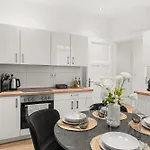 Shiny Homes - Elegant *