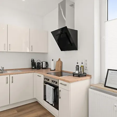 Shiny Homes - Elegant