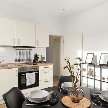 Shiny Homes - Elegant Apartman *