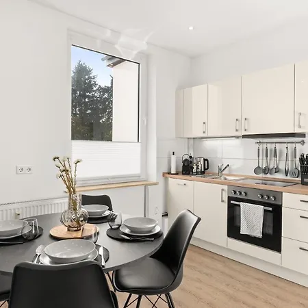 Shiny Homes - Elegant Apartment *