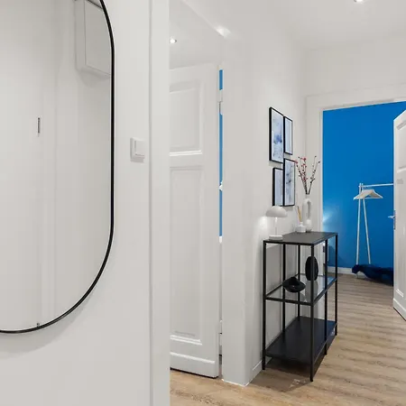 Shiny Homes - Elegant Apartment
