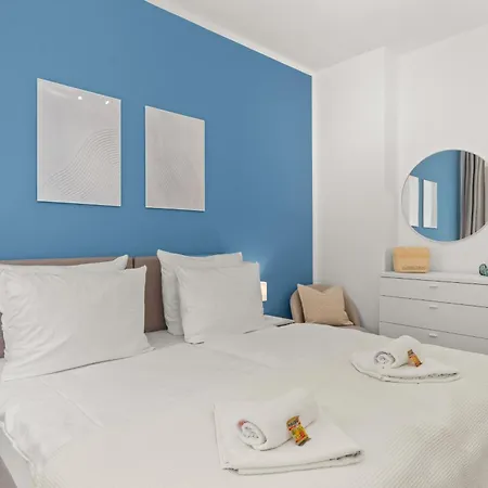 Shiny Homes - Elegant