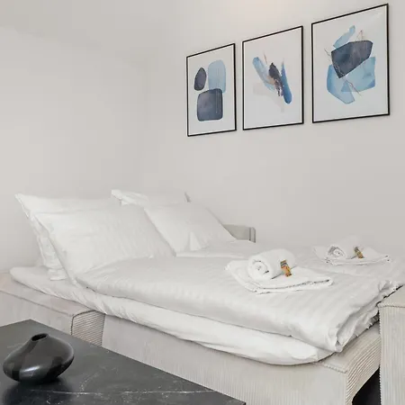 Shiny Homes - Elegant