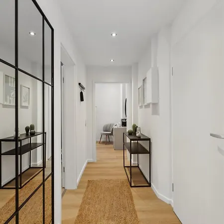 Shiny Homes - Elegant Apartment *