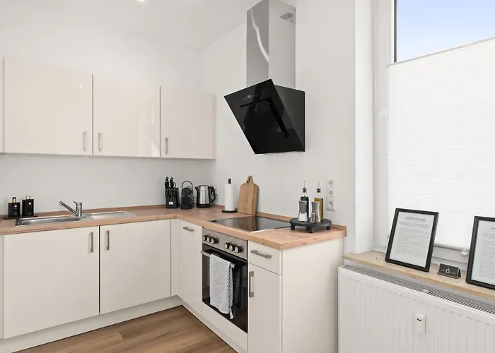 Shiny Homes - Elegant