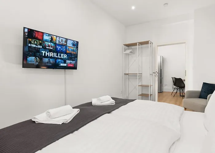 Shiny Homes - Elegant Daire