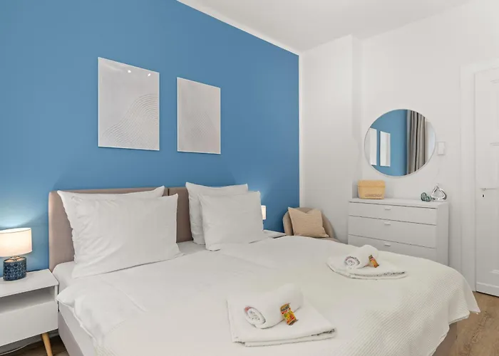 Shiny Homes - Elegant